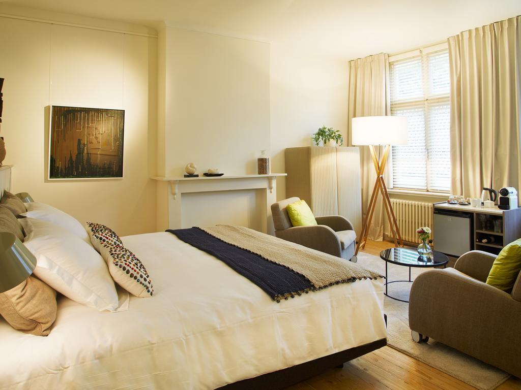B&B Alphabet - Luxury Guesthouse And Art Gallery Bruges Room photo