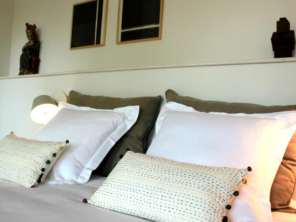 B&B Alphabet - Luxury Guesthouse And Art Gallery Bruges Room photo