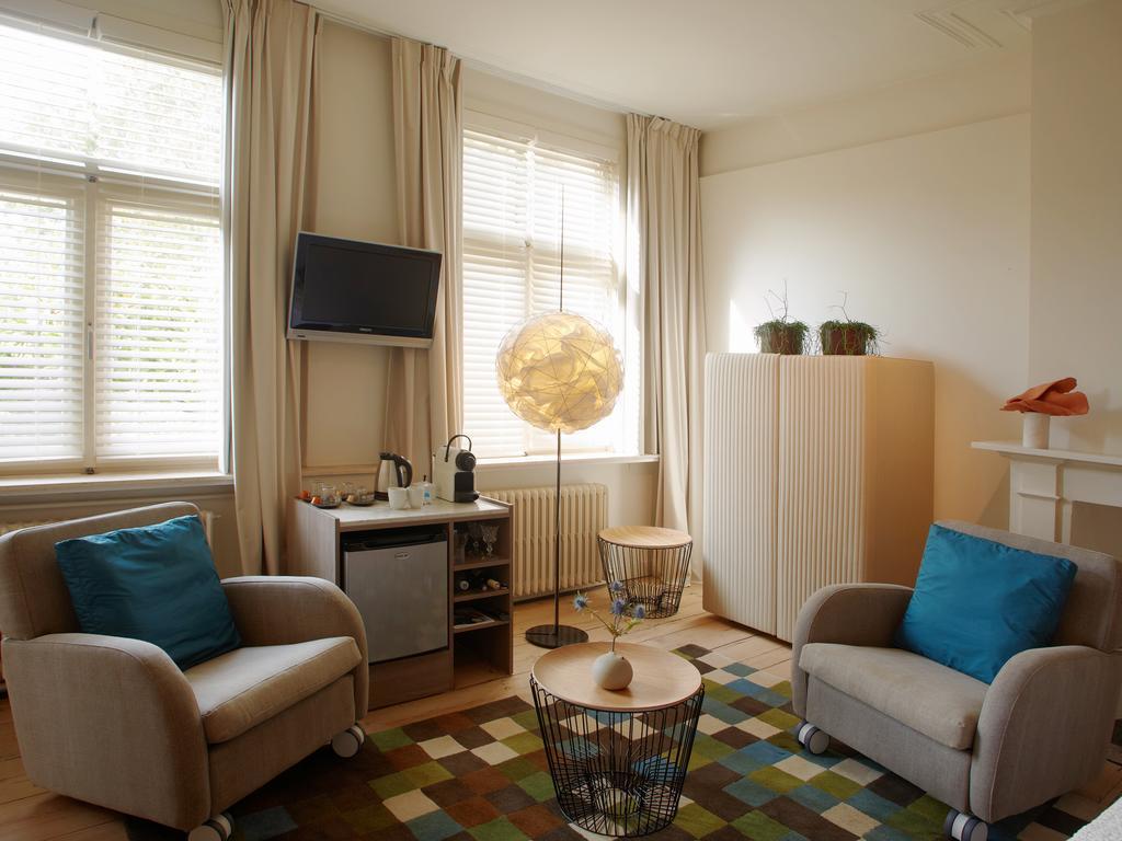 B&B Alphabet - Luxury Guesthouse And Art Gallery Bruges Room photo