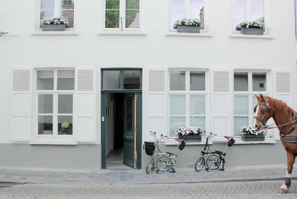 B&B Alphabet - Luxury Guesthouse And Art Gallery Bruges Exterior photo